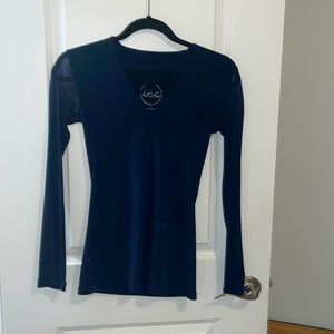 Navy International concepts V-neck mesh longsleeve